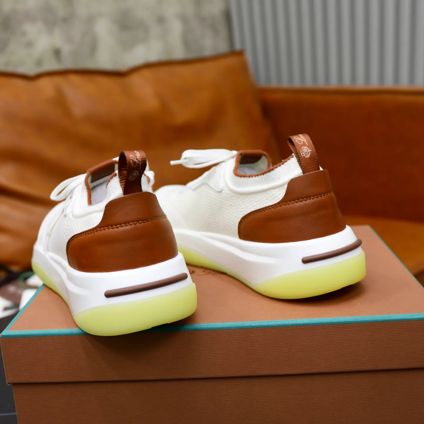 Factory price: 💰620 Loropiana LP men's shoes ♞size; 38-44 "45.46 customization" cowhide stitching and cowhide feet. It is really easy to wear, lazy, relaxed, casual, perfect comfort, and there are many color choices, and they all look good with clothes. Is it true that Loropiana can bring social value? “Loropiana is the best thing money can buy”